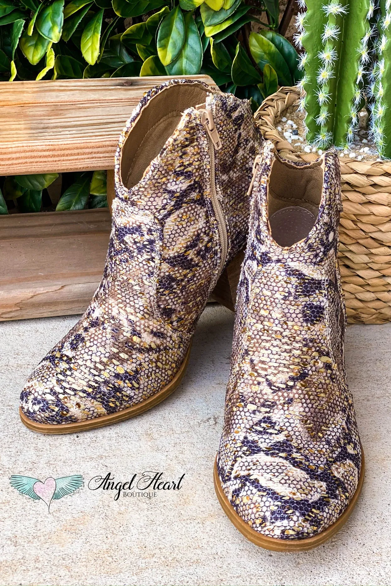 A Kiss Walking Booties - Gold - SALE (SIZE 8 & 8.5)