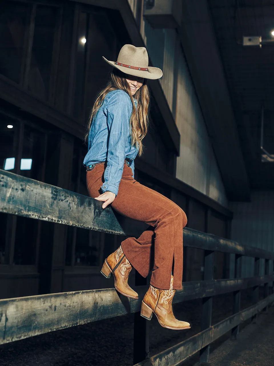 A4218 - WOMEN'S WHITE EMBROIDERY TAN SNIP TOE ANKLE BOOT