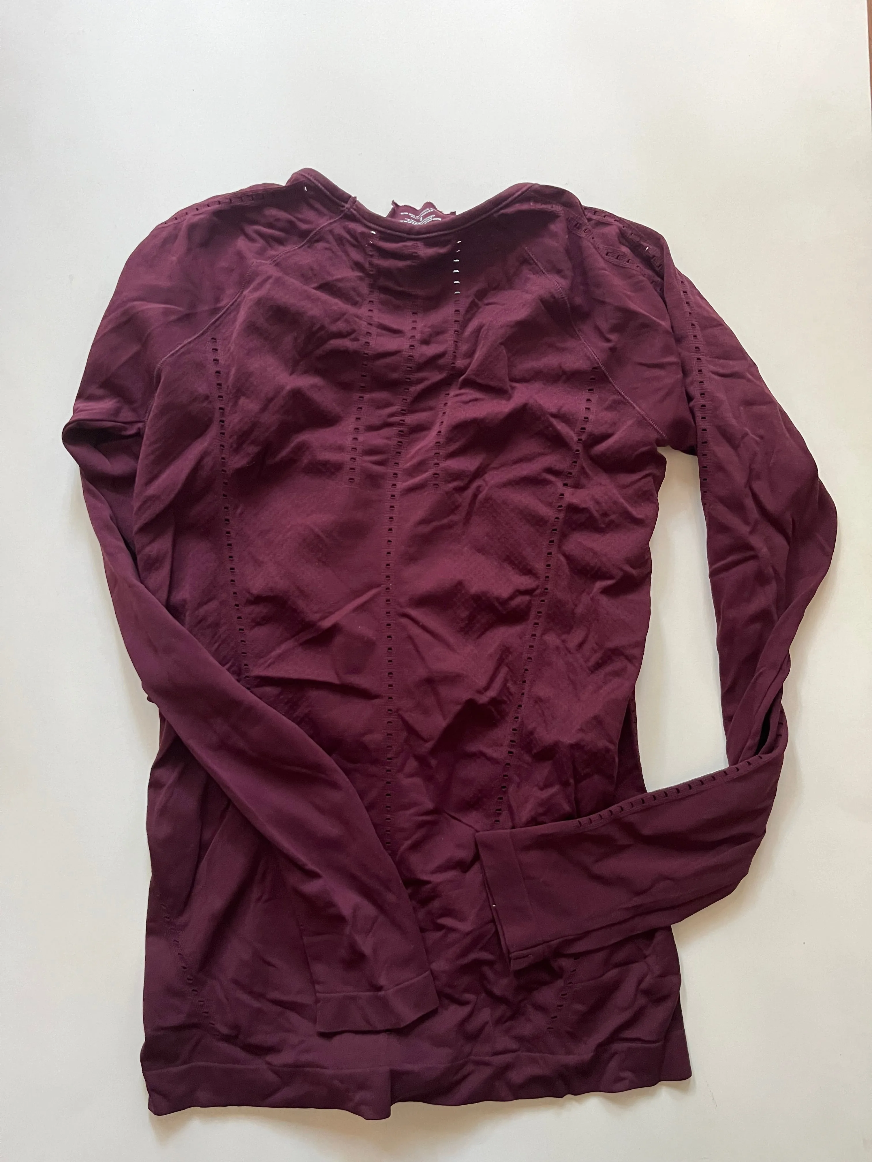 Athletic Top Long Sleeve Crewneck By Athleta In Burgundy, Size: S