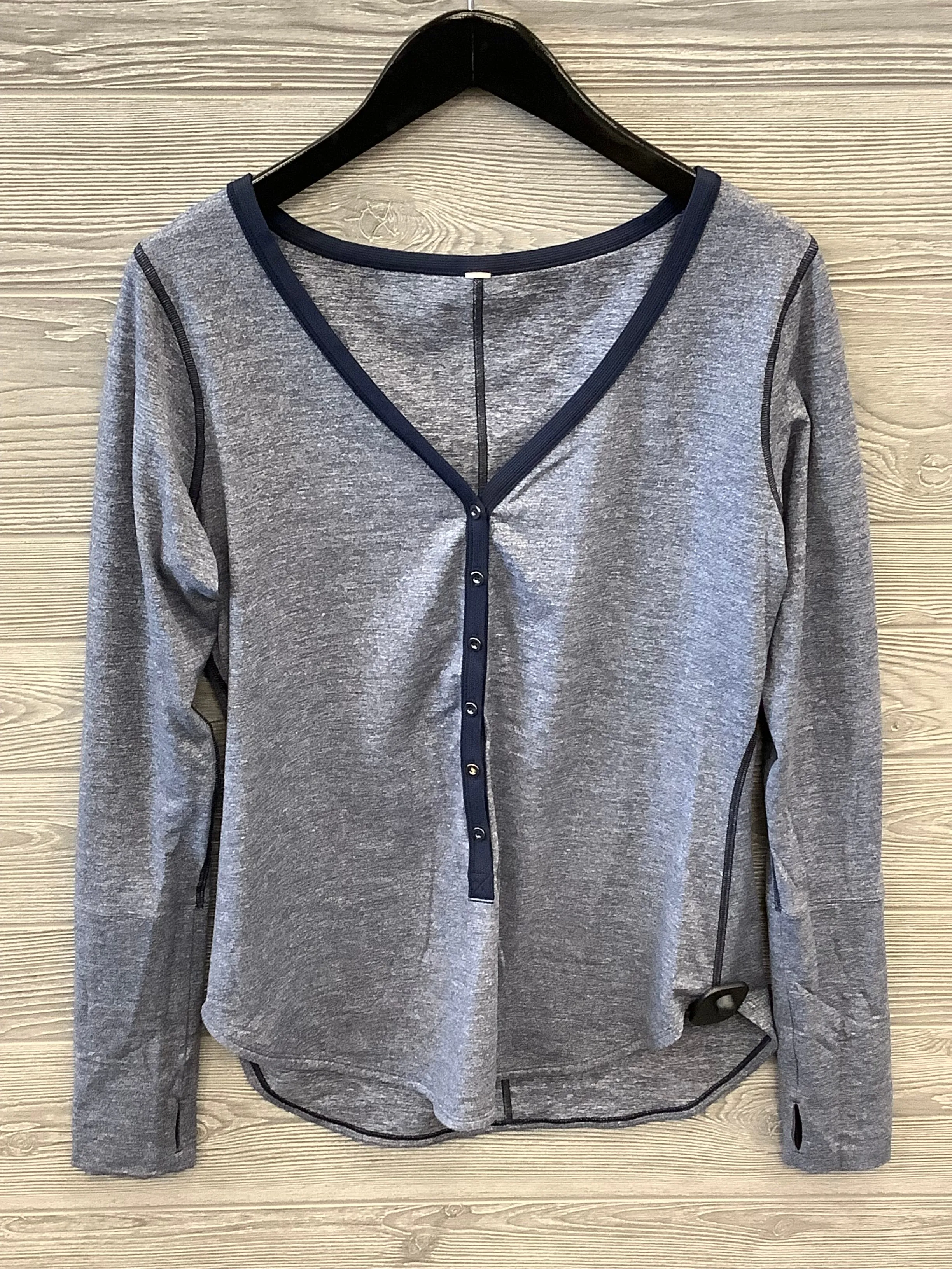 Athletic Top Long Sleeve Crewneck By Lululemon  Size: 10